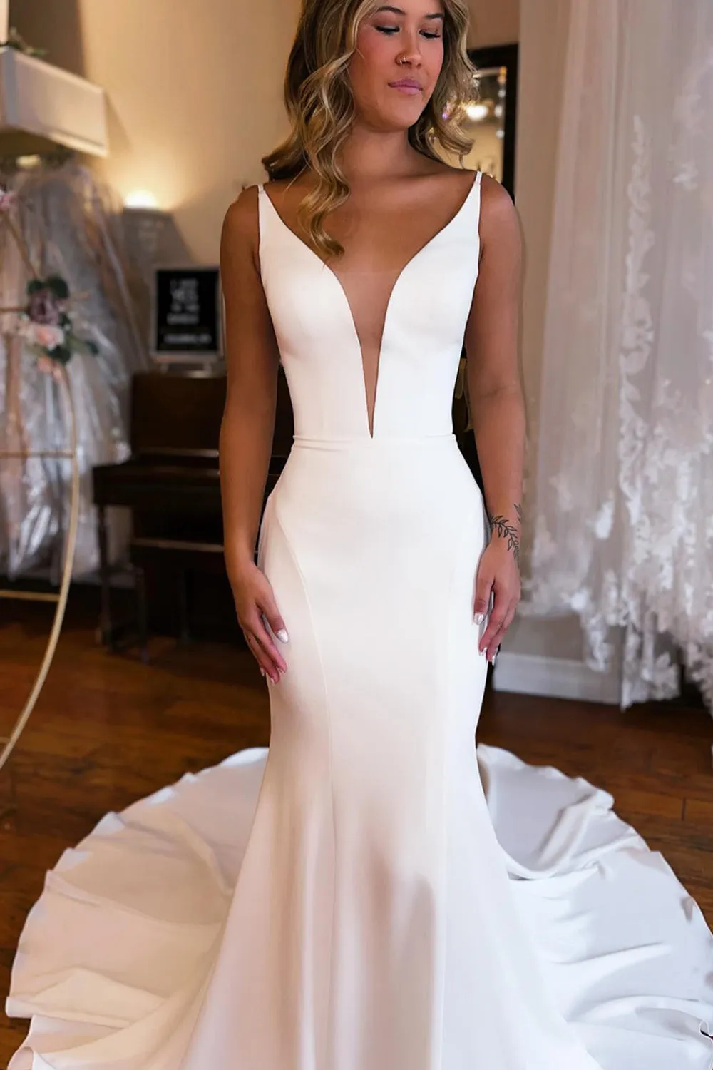 2025 Long Satin V Neck Mermaid Maxi Beach Summer Wedding Dress