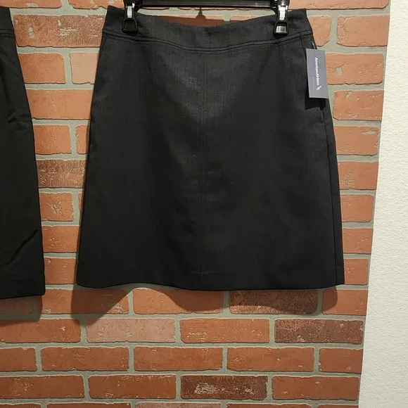 American Airlines Skirt 4reg.            Bin 12