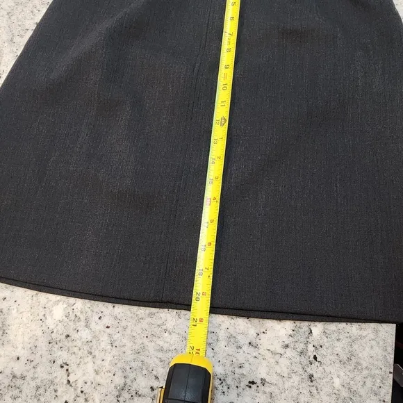 American Airlines Skirt 4reg.            Bin 12