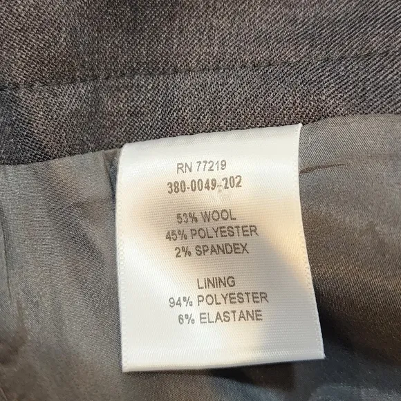American Airlines Skirt 4reg.            Bin 12