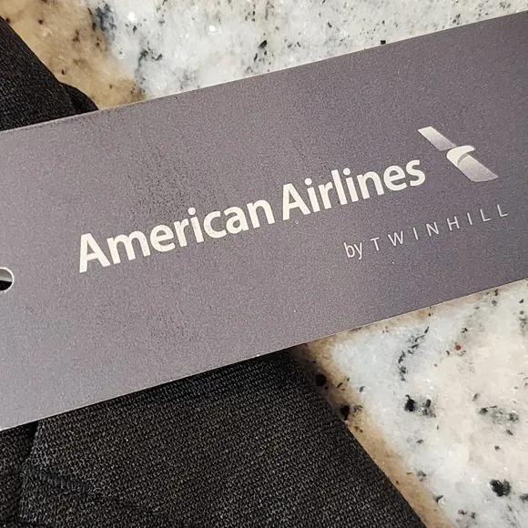 American Airlines Skirt 4reg.            Bin 12