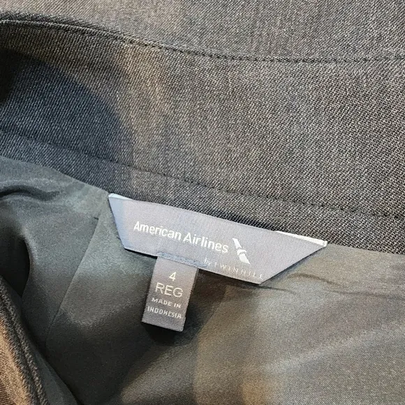 American Airlines Skirt 4reg.            Bin 12