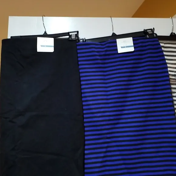 Bundle of 3 Stretchy Pencil Skirts. Elastic Flattering. Workwear to Date Night!