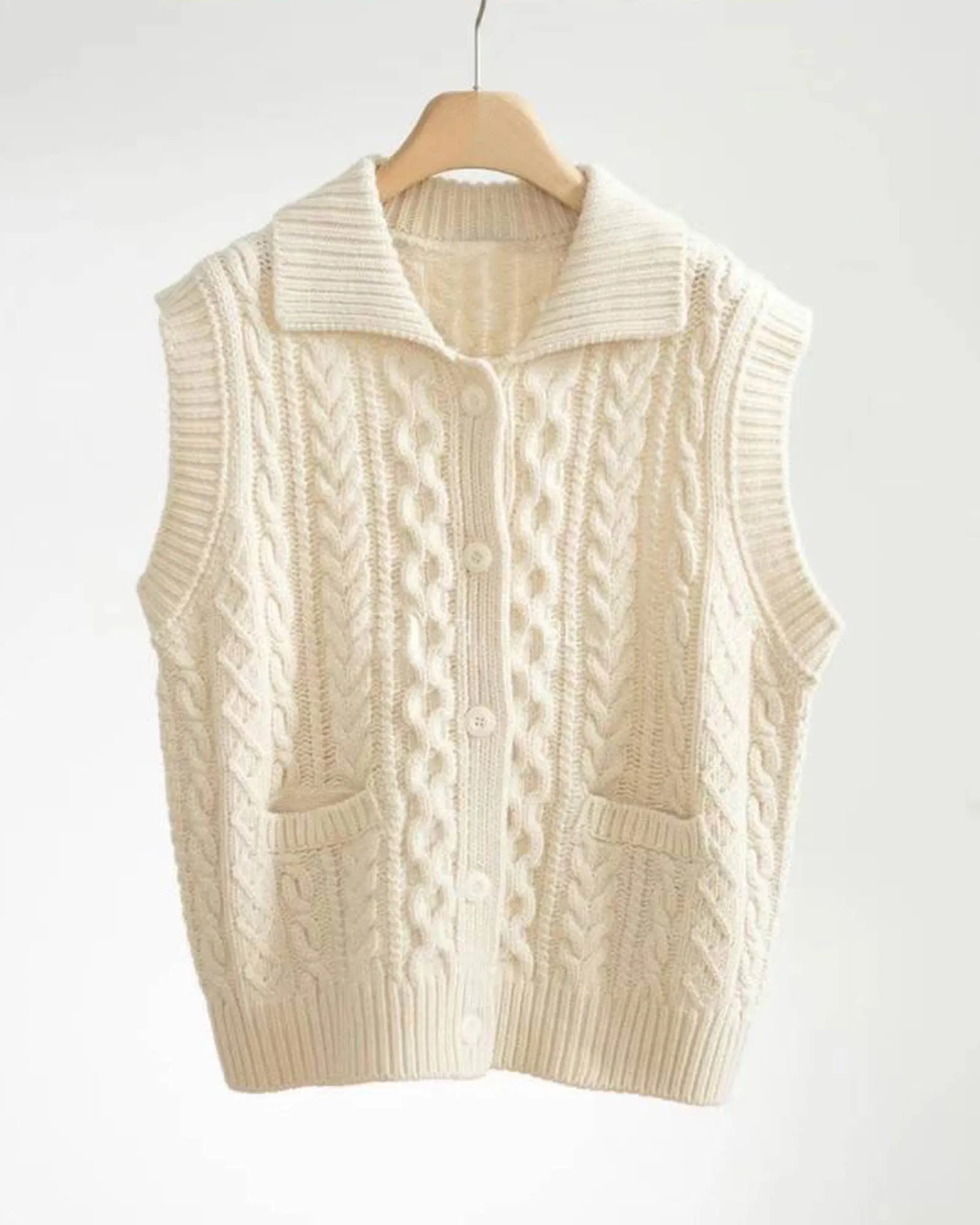 Chunky Cable Knit Buttoned Vest Ivory