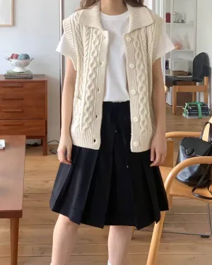 Chunky Cable Knit Buttoned Vest Ivory