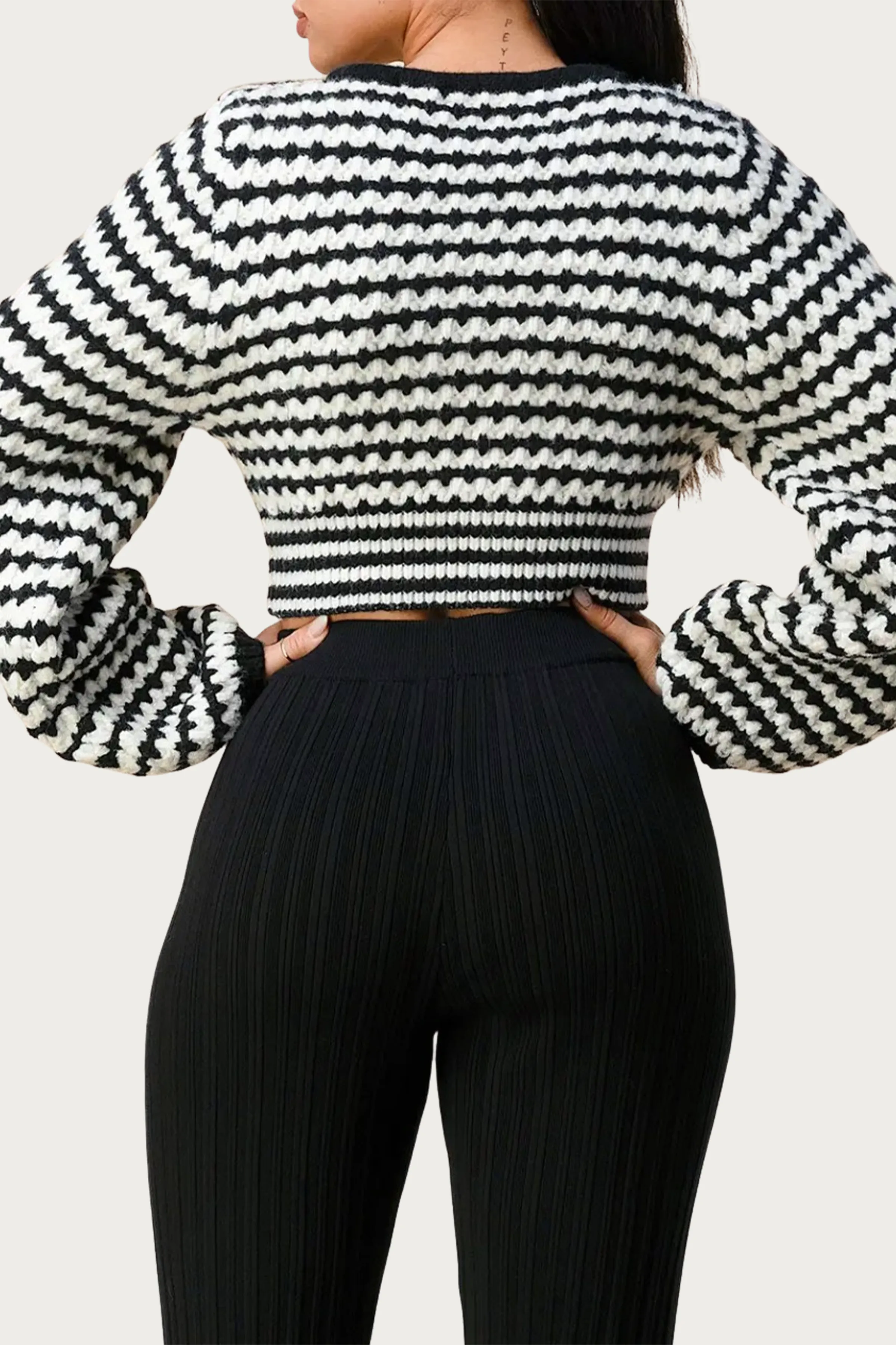 CROPPED V-NECK JUMPER