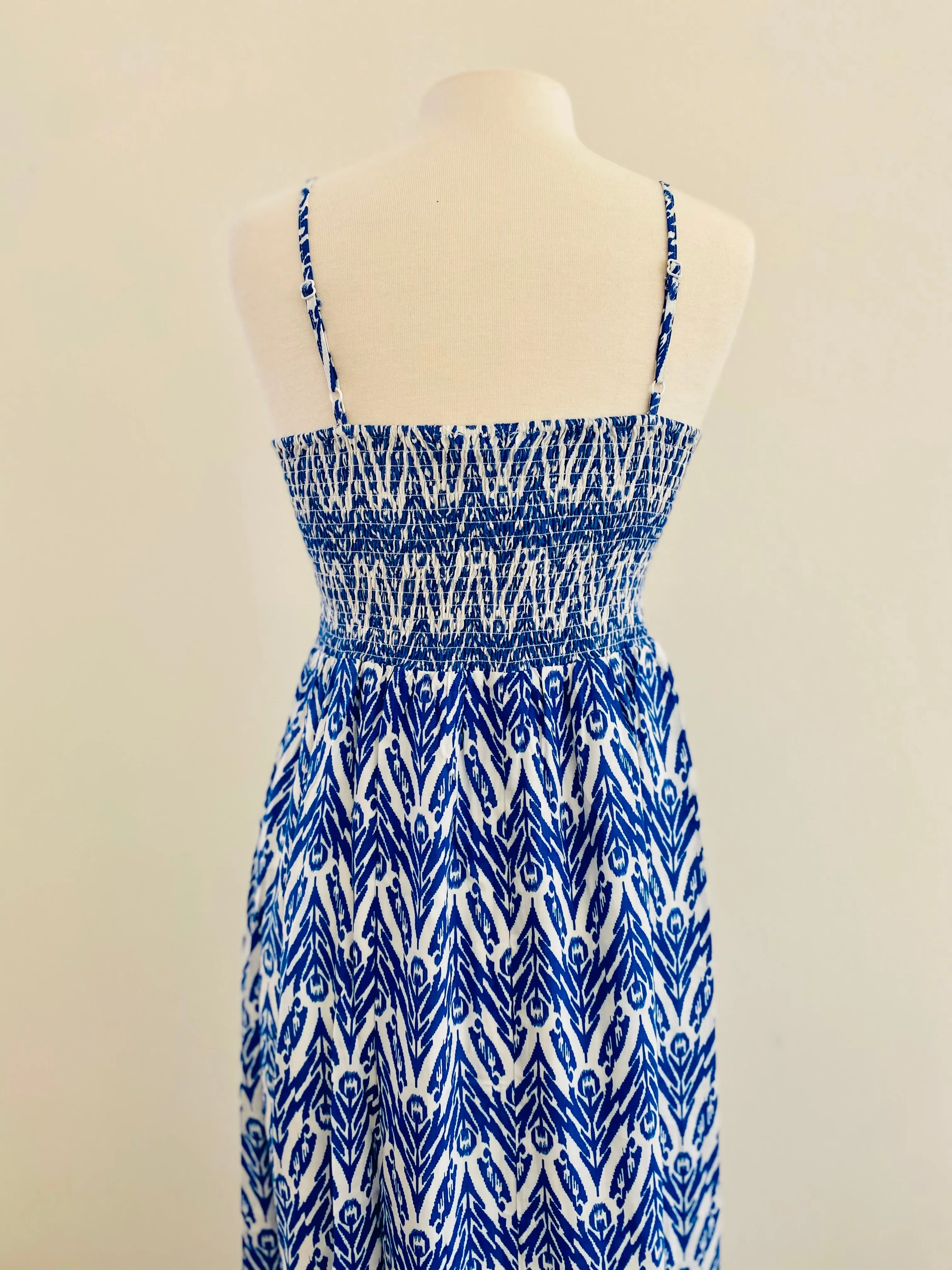 D58 SMOCKED ABSTRACT PRINT MAXI DRESS