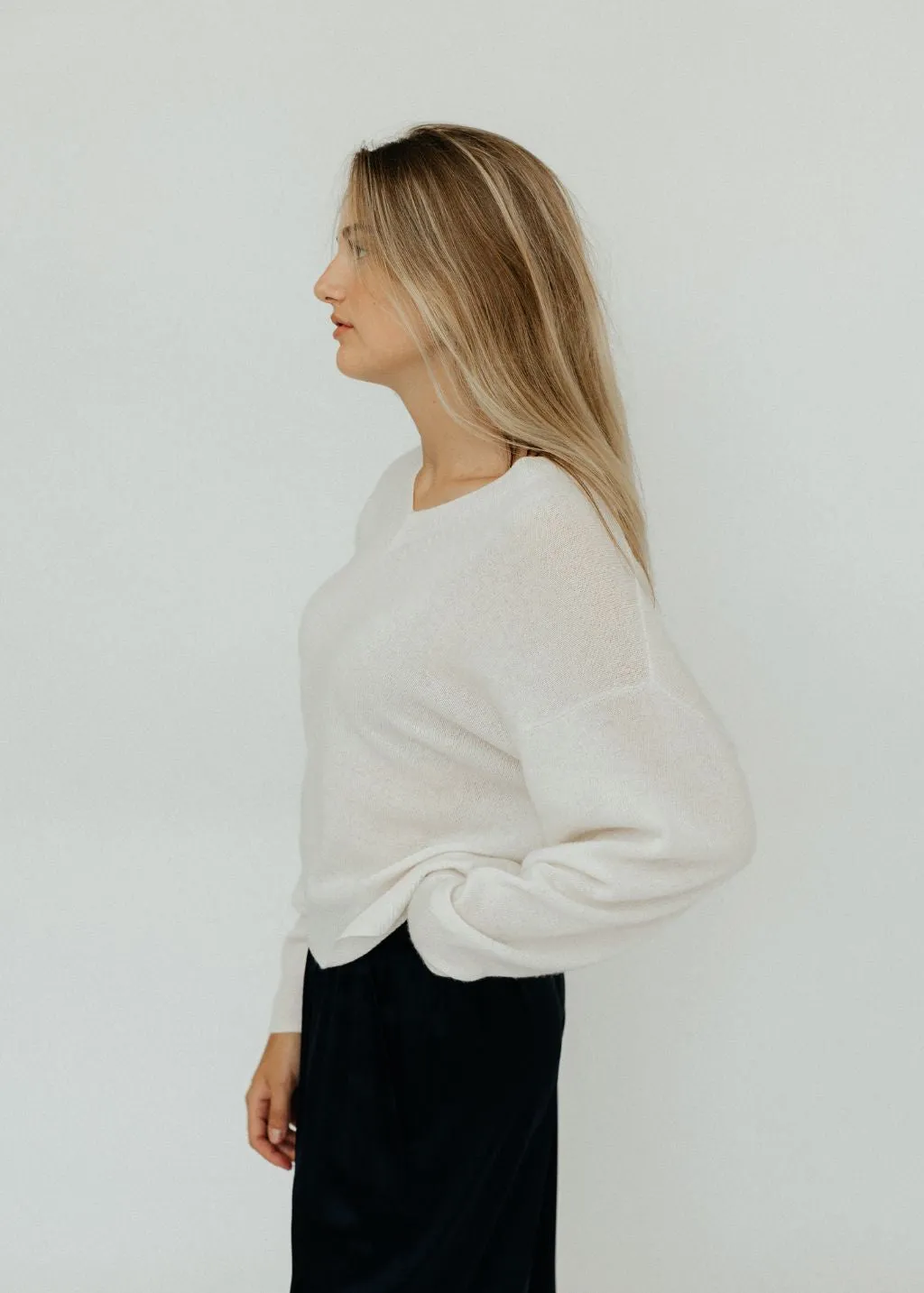 Elizabeth V-Neck Cashmere Sweater in White