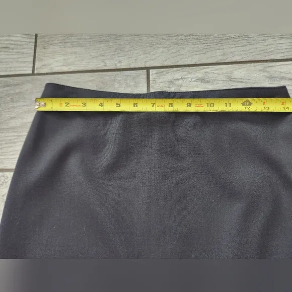Emporio Armani Black Wool Pencil Skirt Small Knee Length Italy 40 Career Luxury