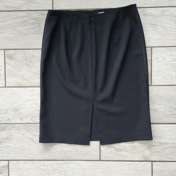 Emporio Armani Black Wool Pencil Skirt Small Knee Length Italy 40 Career Luxury