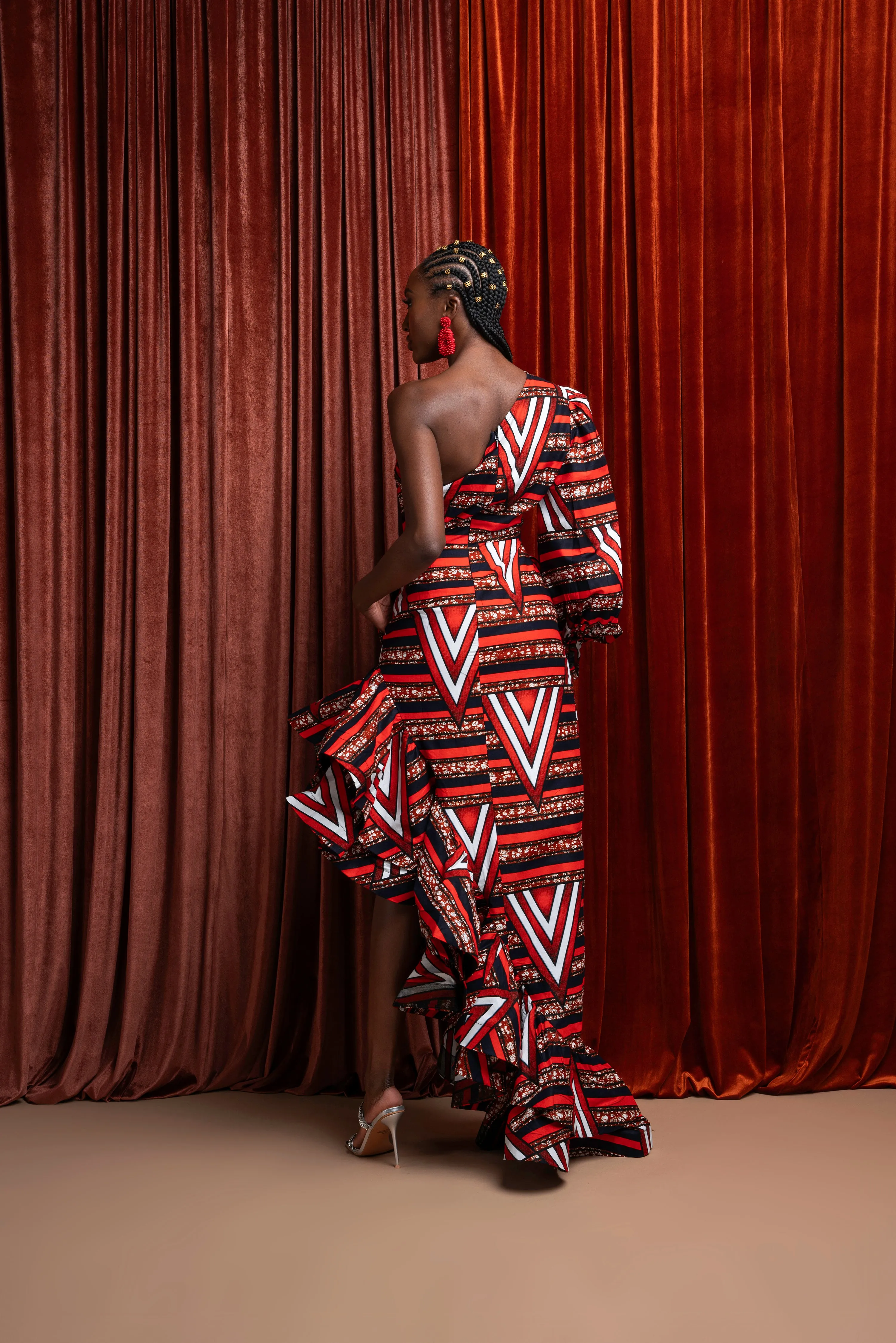 JUNO One-sleeve Ruffle African Print Hi-low Dress