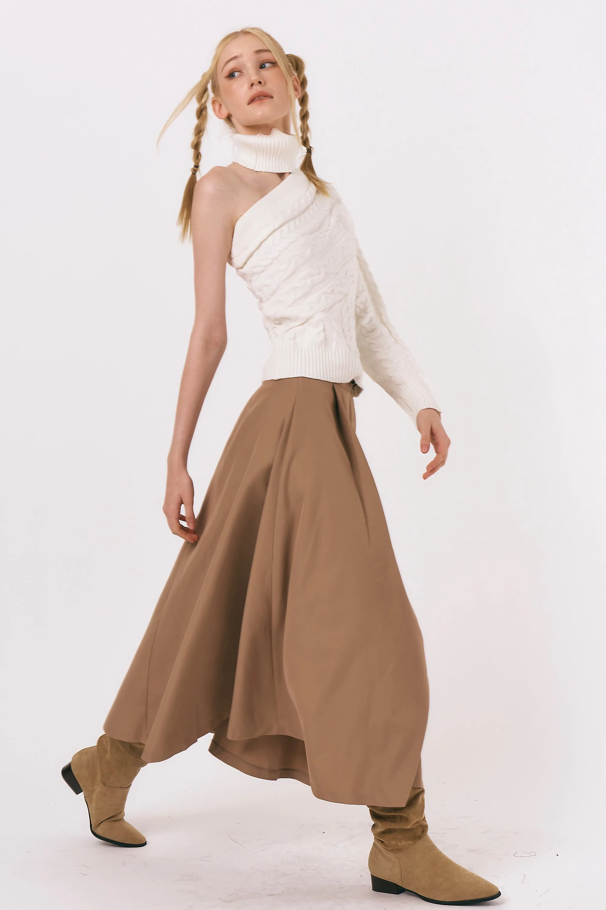 Lucia Oneshoulder Sweater Top