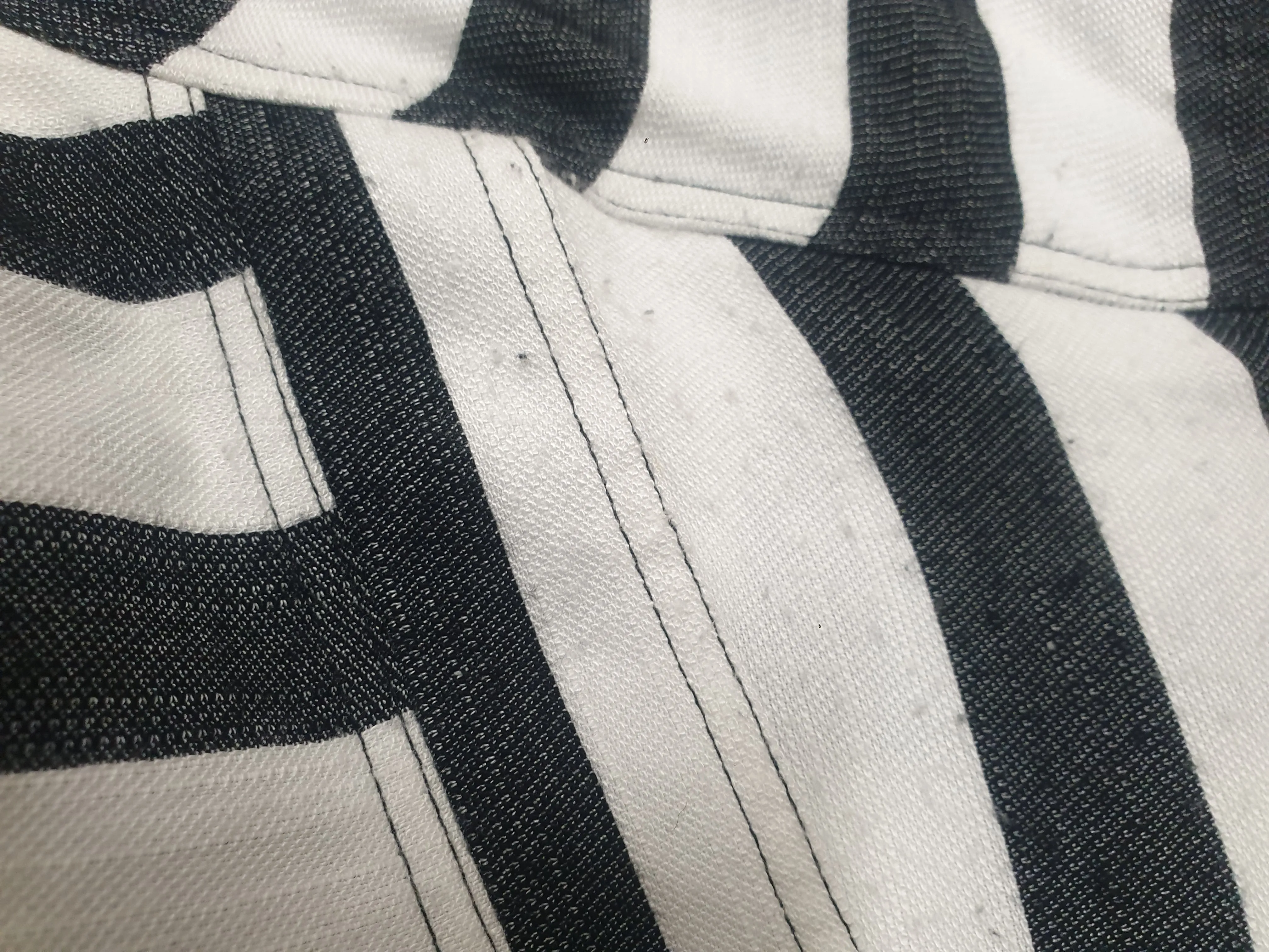 Made590 black and white striped skirt size 4X (note: some pilling)