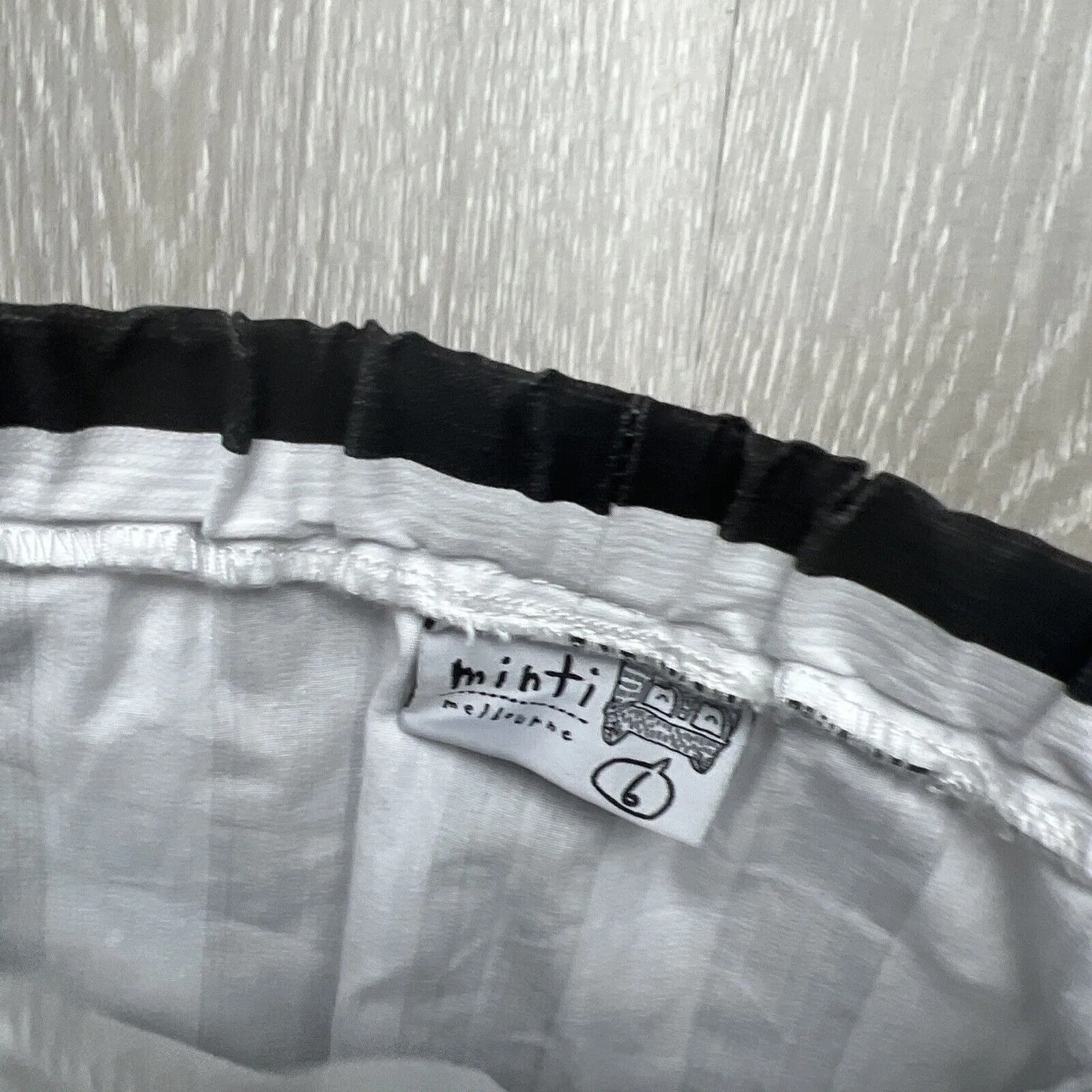 Minti Melbourne Girls Mini Skirts Size 5 & 6 Years