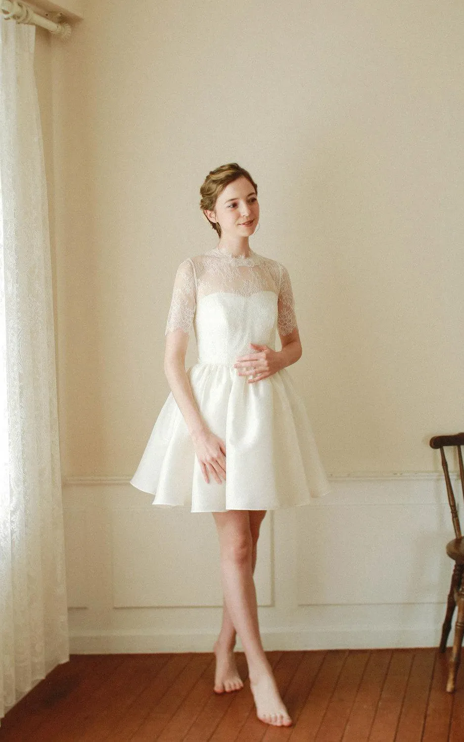 Modest Elegant Short High Neck A-Line Boho Wedding Dress Floral Romantic Mini Lace Satin Button Back Bridal Gown