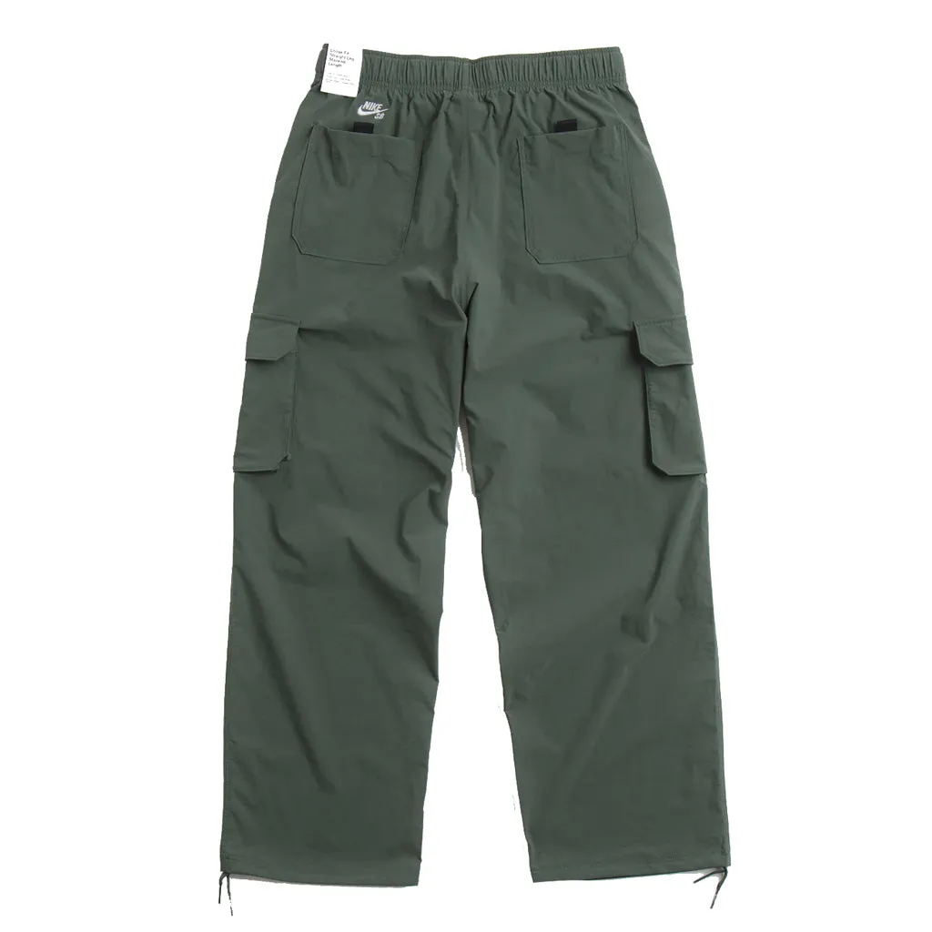 NIKE SB KEARNY CARGO SKATE PANTS - VINTAGE GREEN/WHITE