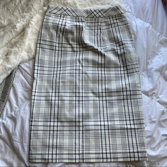 NWT! Banana Republic- Bi-stretch Plaid Pencil Skirt- Size 0