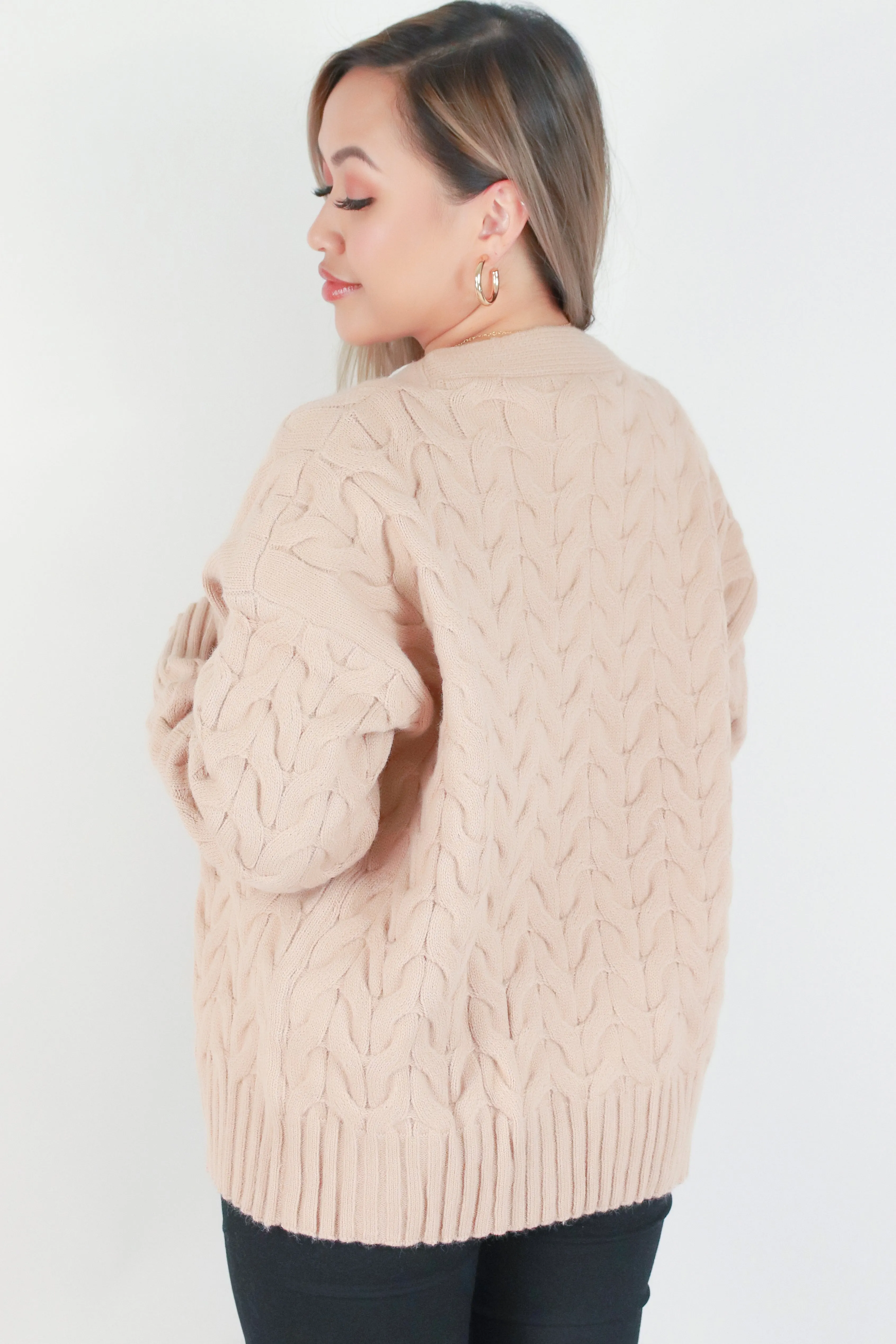 OVERSIZED CABLE KNIT CARDIGAN