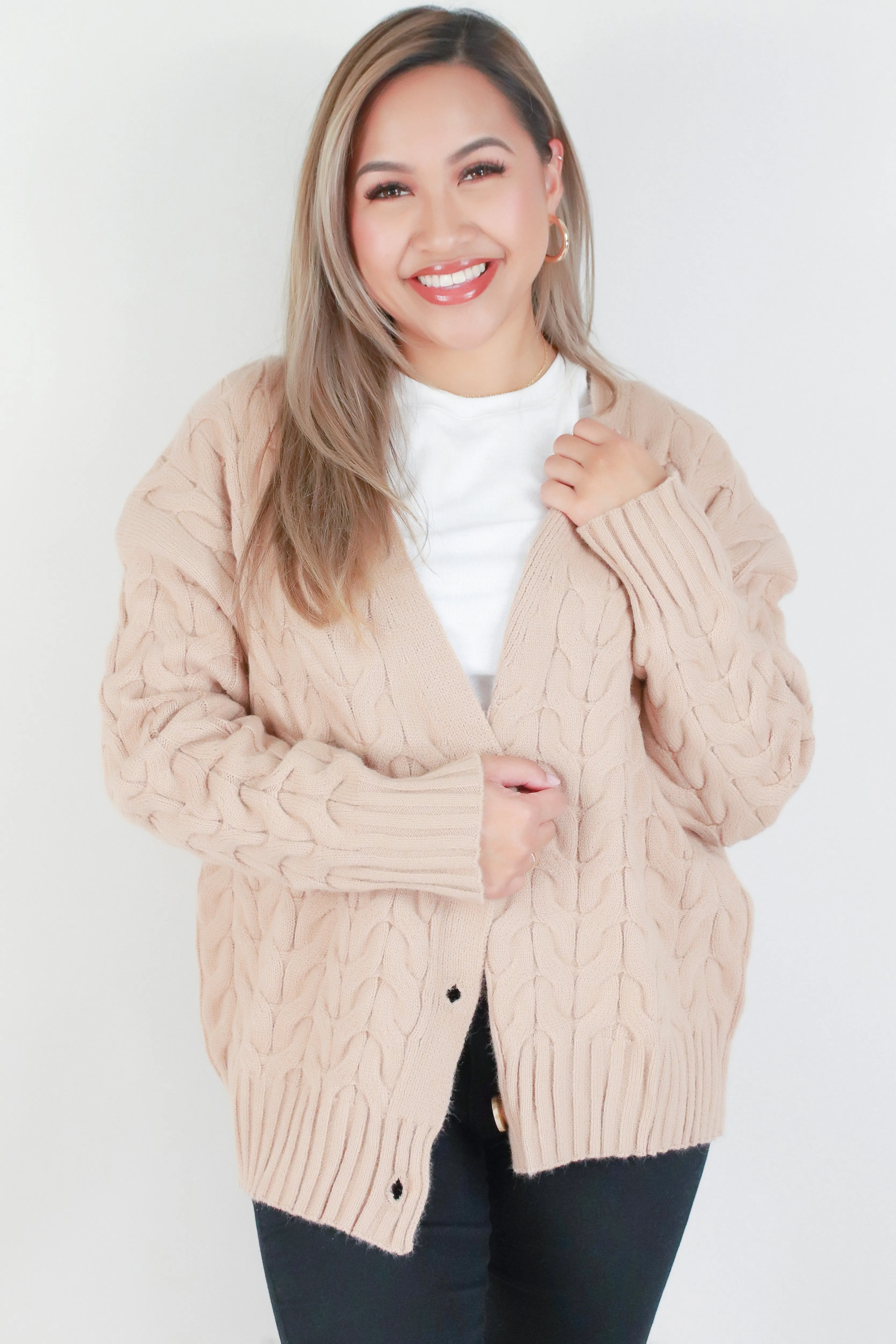OVERSIZED CABLE KNIT CARDIGAN