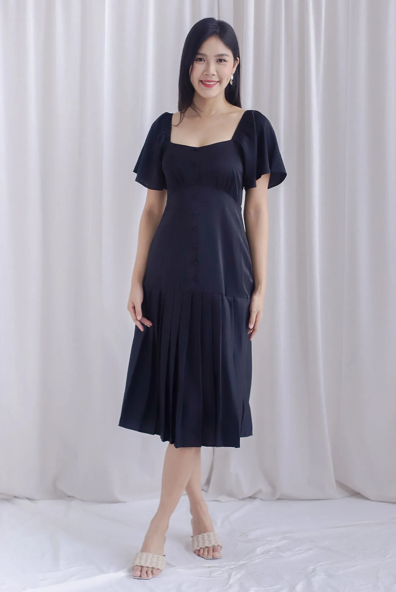 Rachelle Pleated Drop Waist Midi Dress In Black