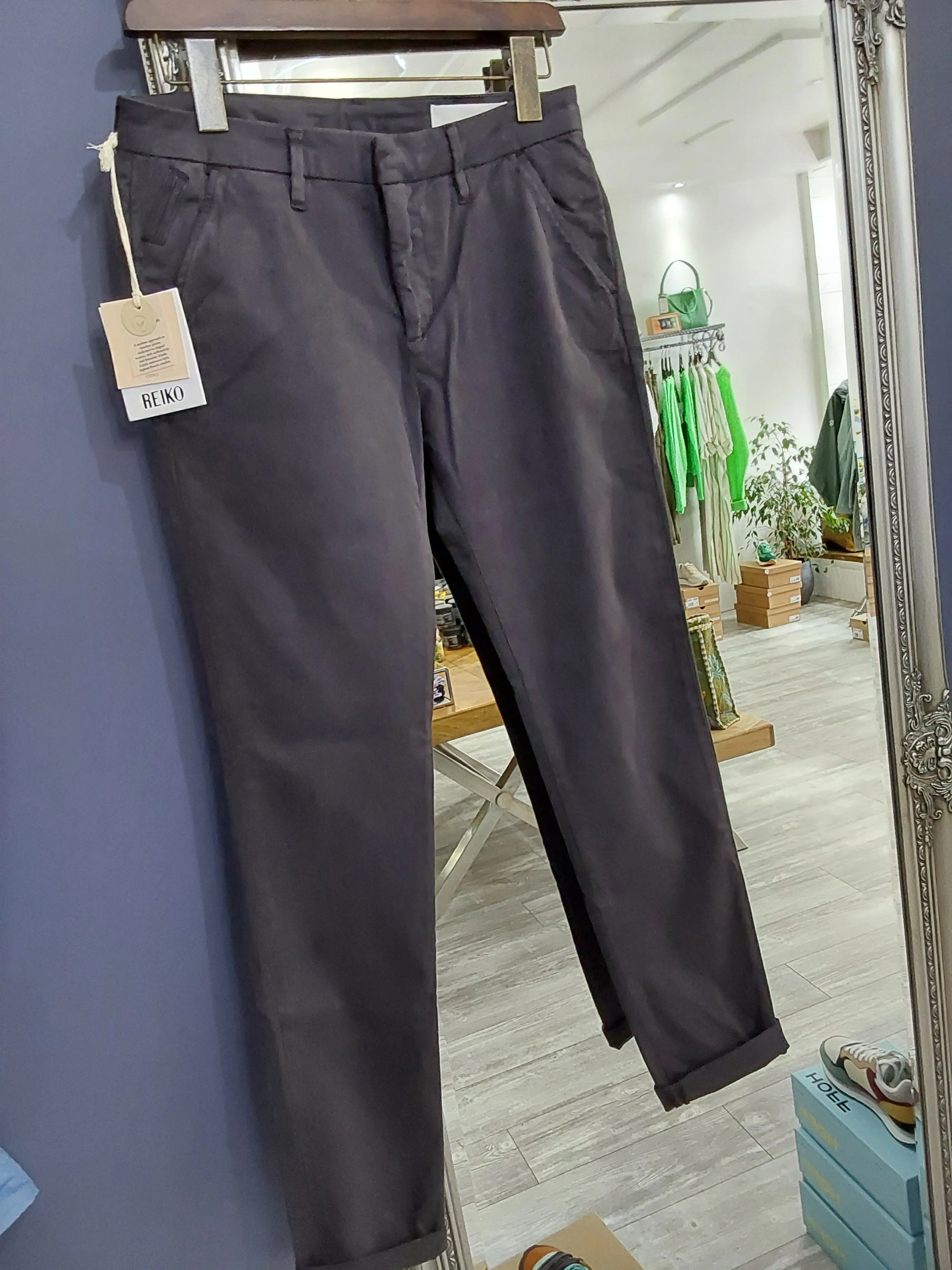 Reiko Sandy Basics Chinos - Carbone
