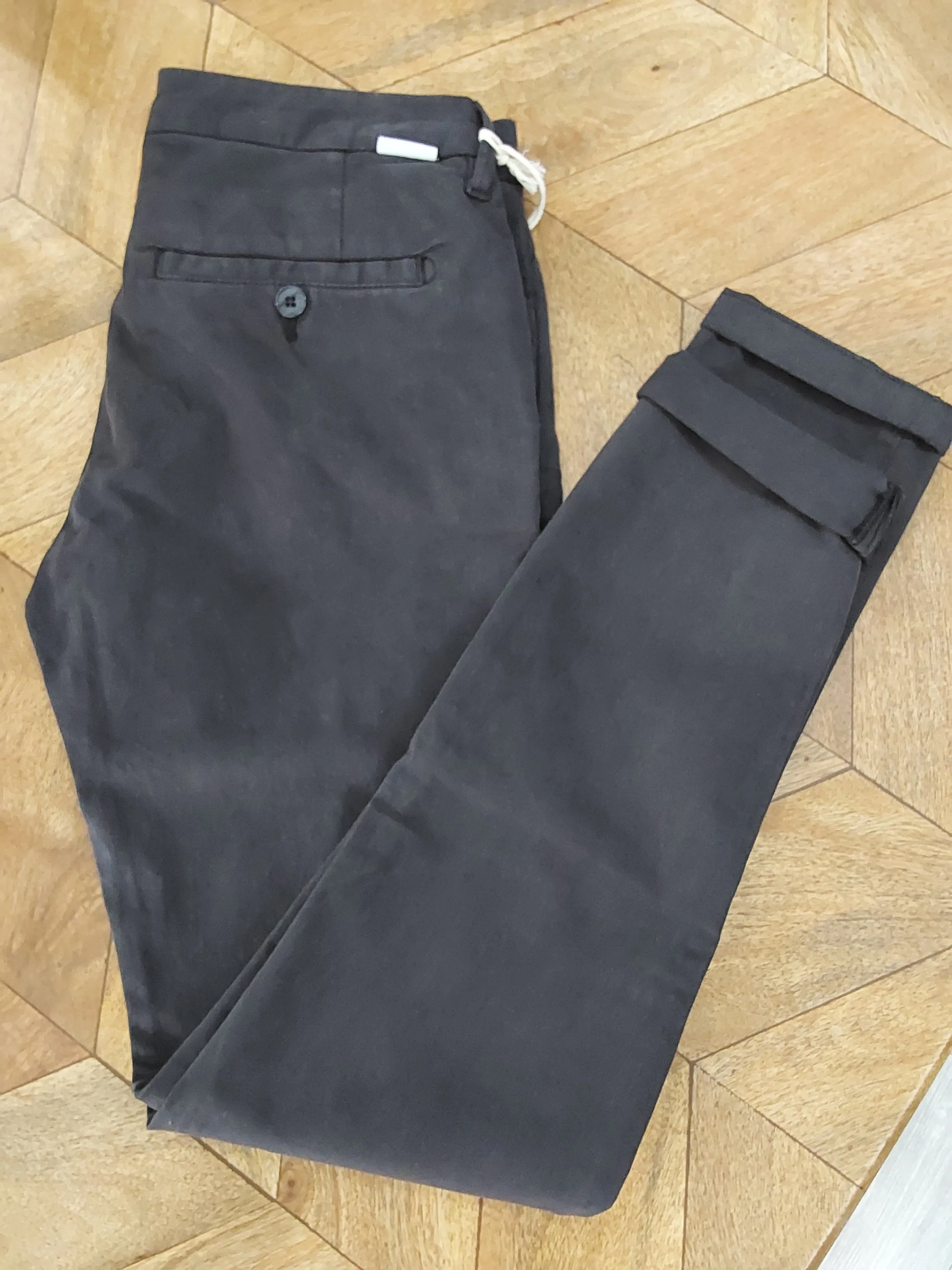 Reiko Sandy Basics Chinos - Carbone