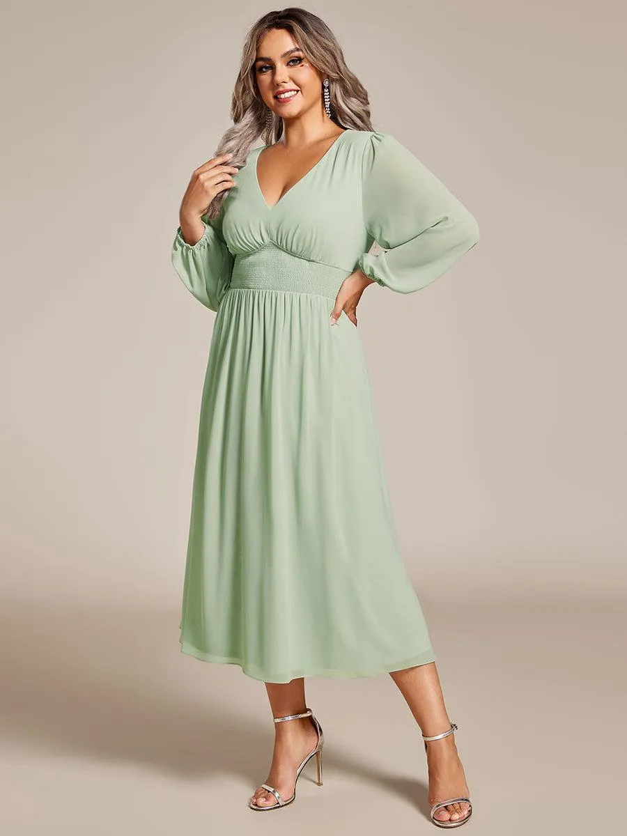 Robe invité mariage mi-longue élégante à col en V et manches longues