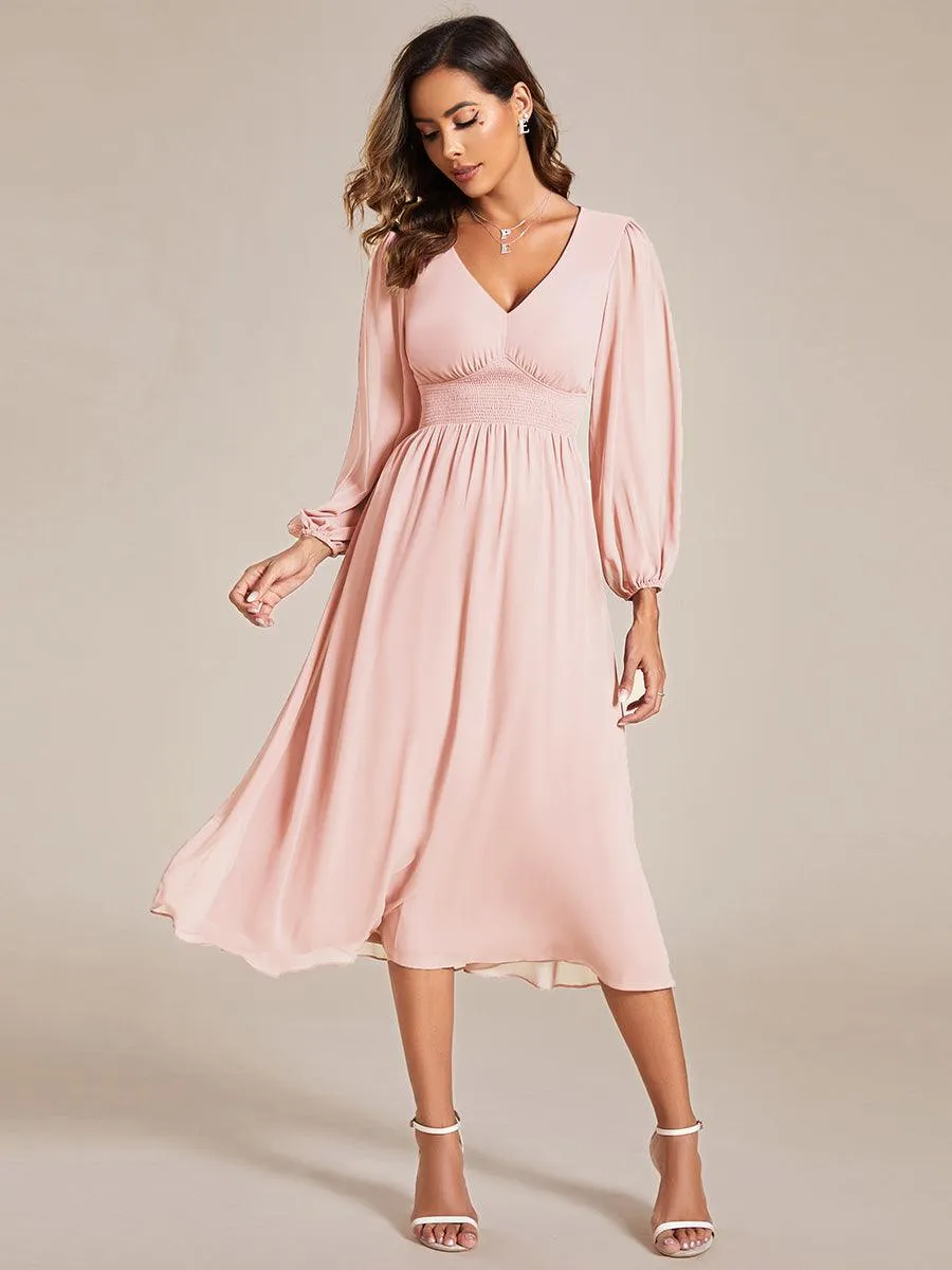 Robe invité mariage mi-longue élégante à col en V et manches longues