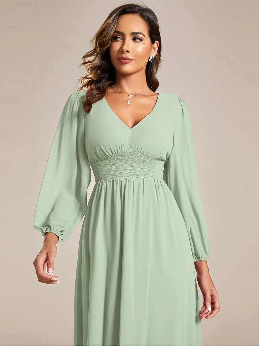 Robe invité mariage mi-longue élégante à col en V et manches longues