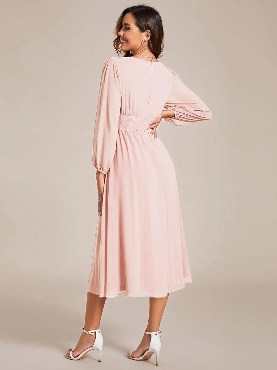 Robe invité mariage mi-longue élégante à col en V et manches longues