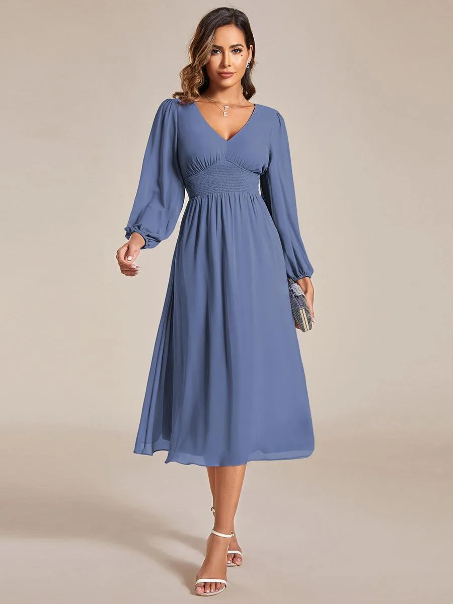 Robe invité mariage mi-longue élégante à col en V et manches longues