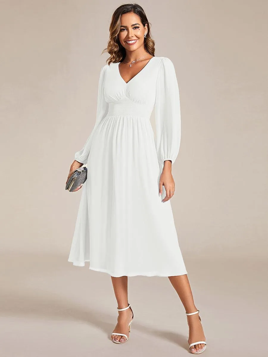 Robe invité mariage mi-longue élégante à col en V et manches longues