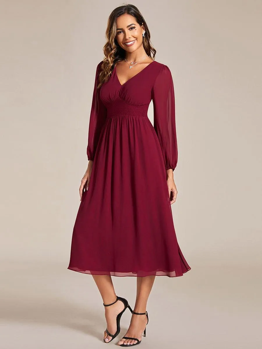 Robe invité mariage mi-longue élégante à col en V et manches longues