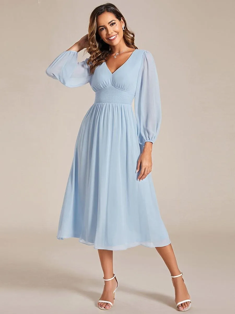 Robe invité mariage mi-longue élégante à col en V et manches longues