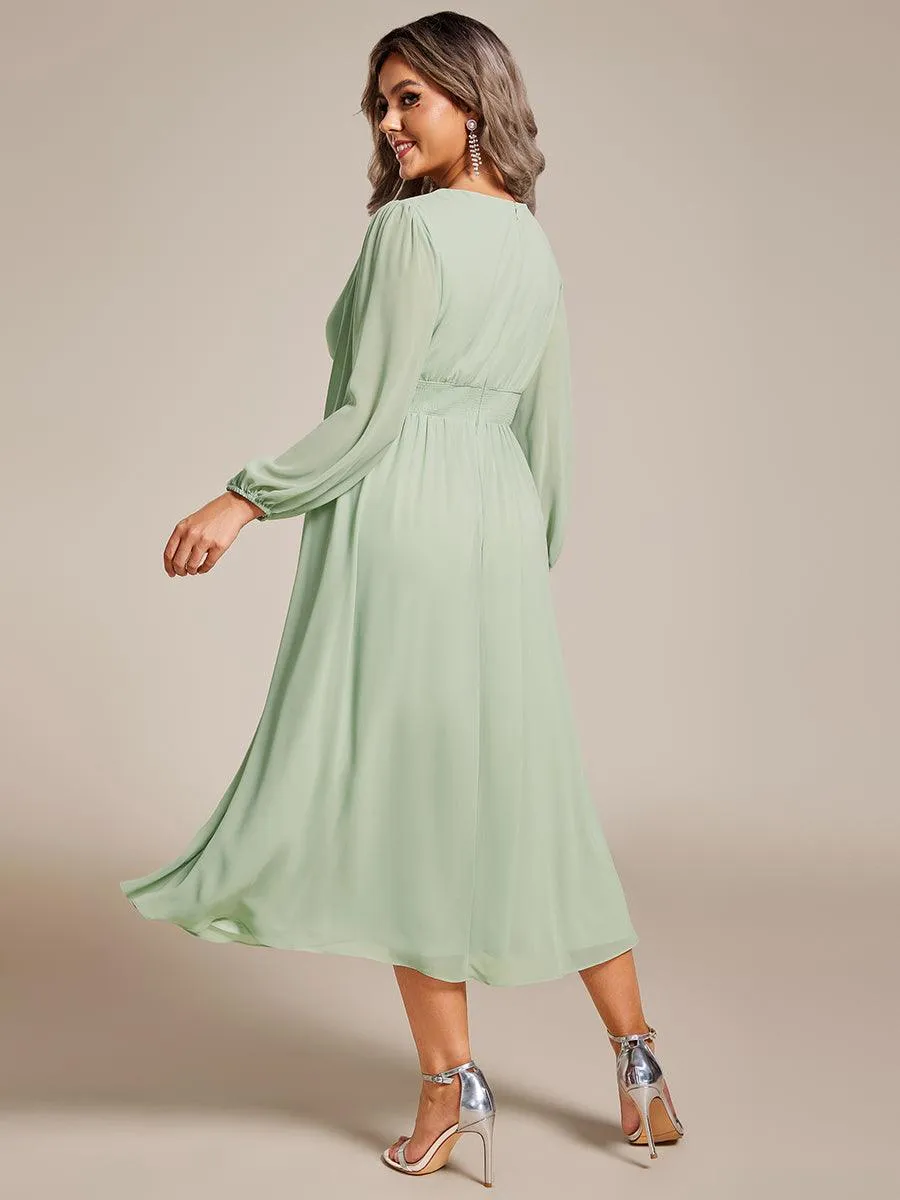 Robe invité mariage mi-longue élégante à col en V et manches longues
