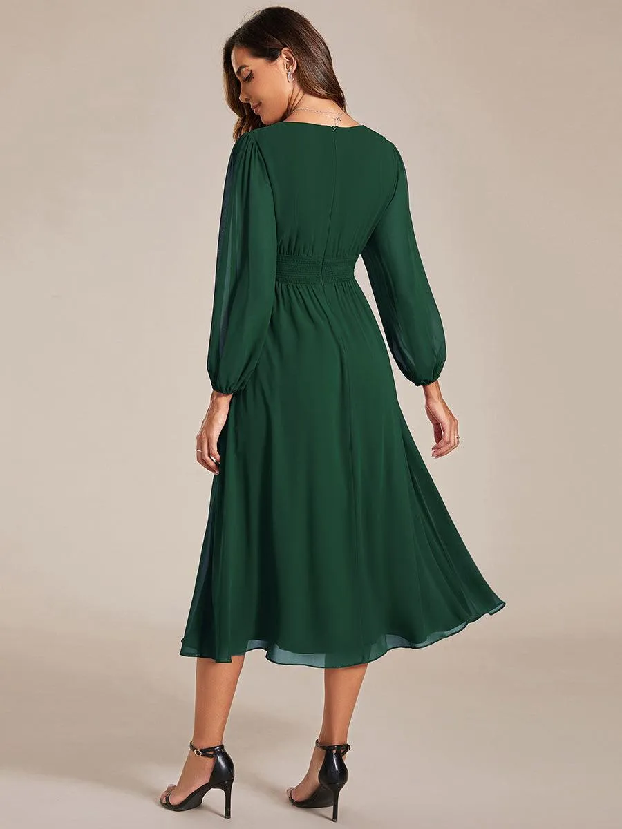 Robe invité mariage mi-longue élégante à col en V et manches longues