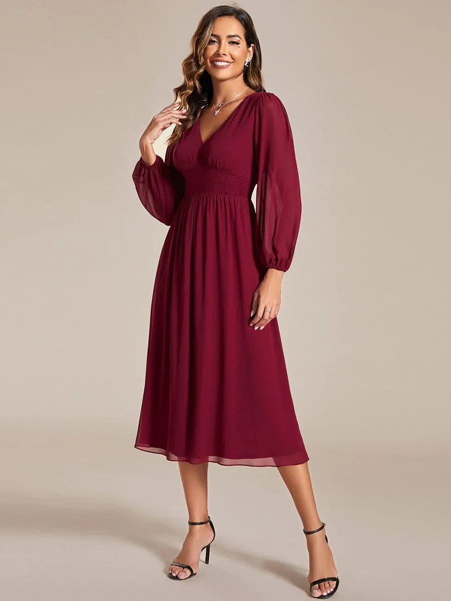 Robe invité mariage mi-longue élégante à col en V et manches longues