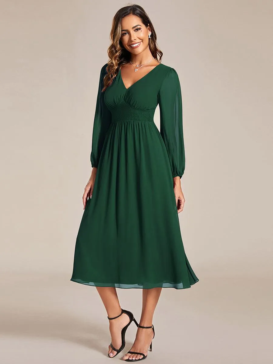 Robe invité mariage mi-longue élégante à col en V et manches longues