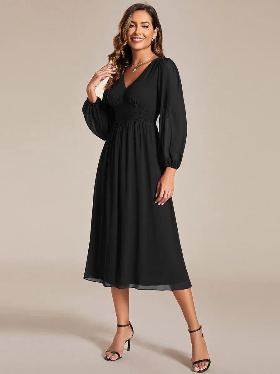 Robe invité mariage mi-longue élégante à col en V et manches longues