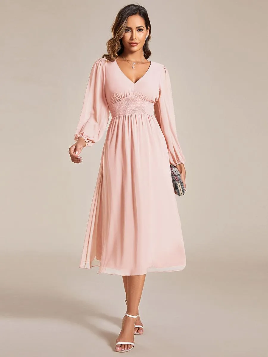 Robe invité mariage mi-longue élégante à col en V et manches longues