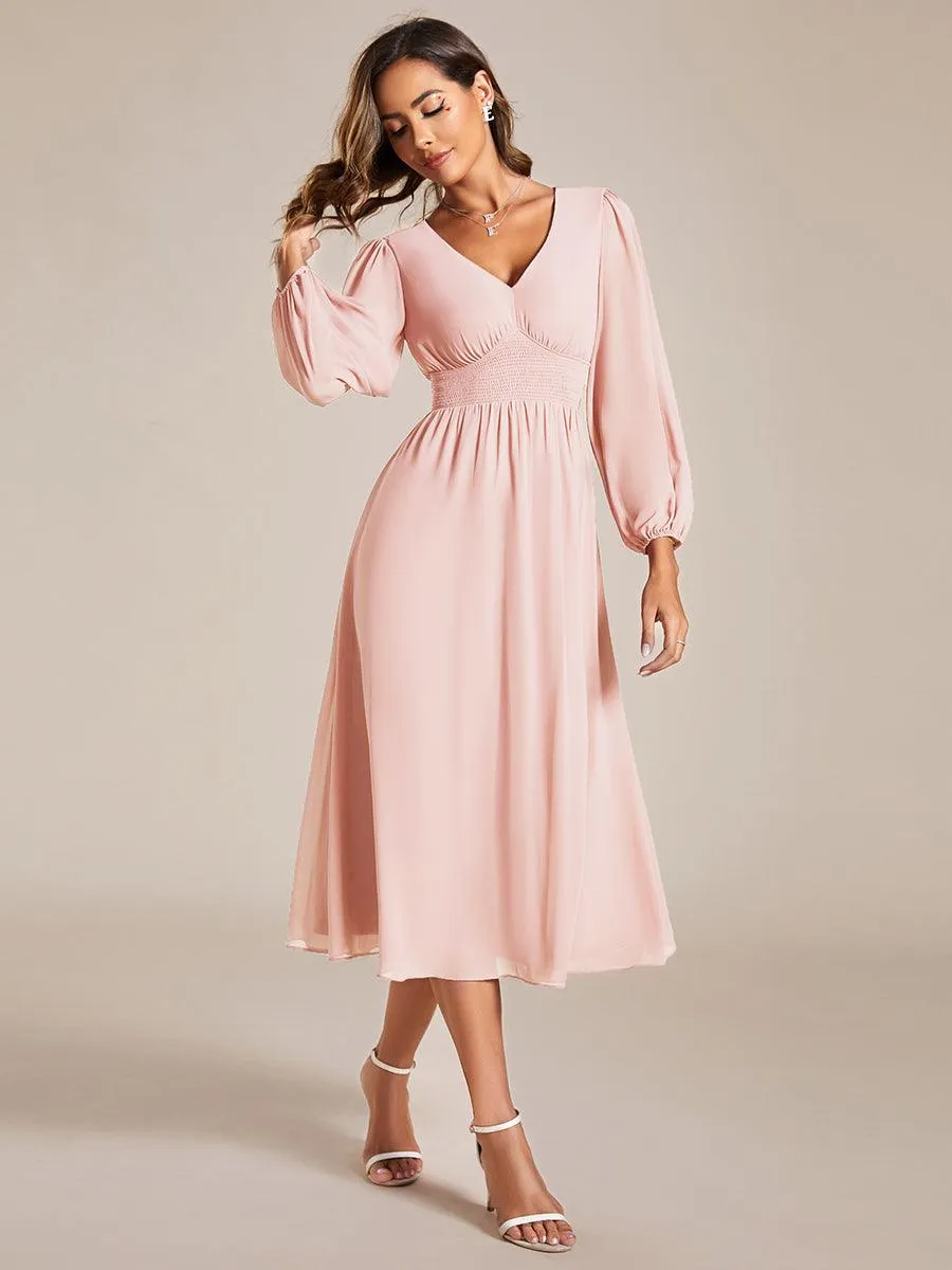 Robe invité mariage mi-longue élégante à col en V et manches longues