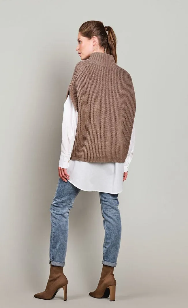 Summum Sleeveless Cable Sweater