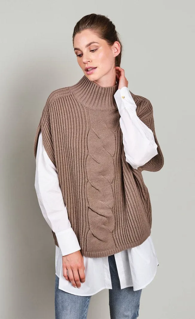 Summum Sleeveless Cable Sweater