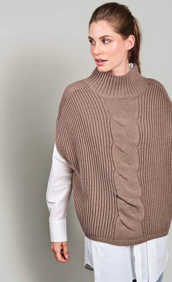 Summum Sleeveless Cable Sweater