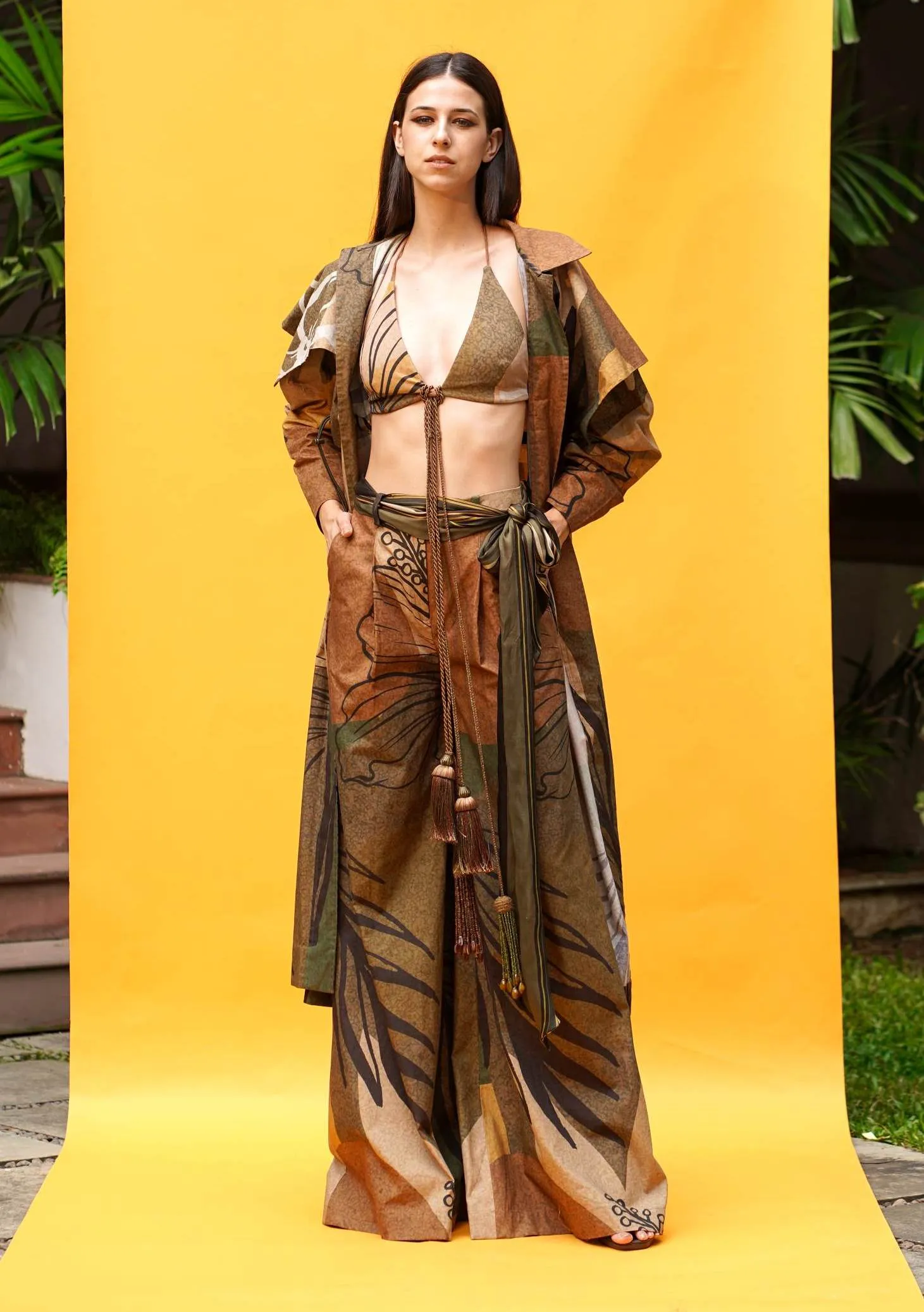 Tropical Brown Cape Trench