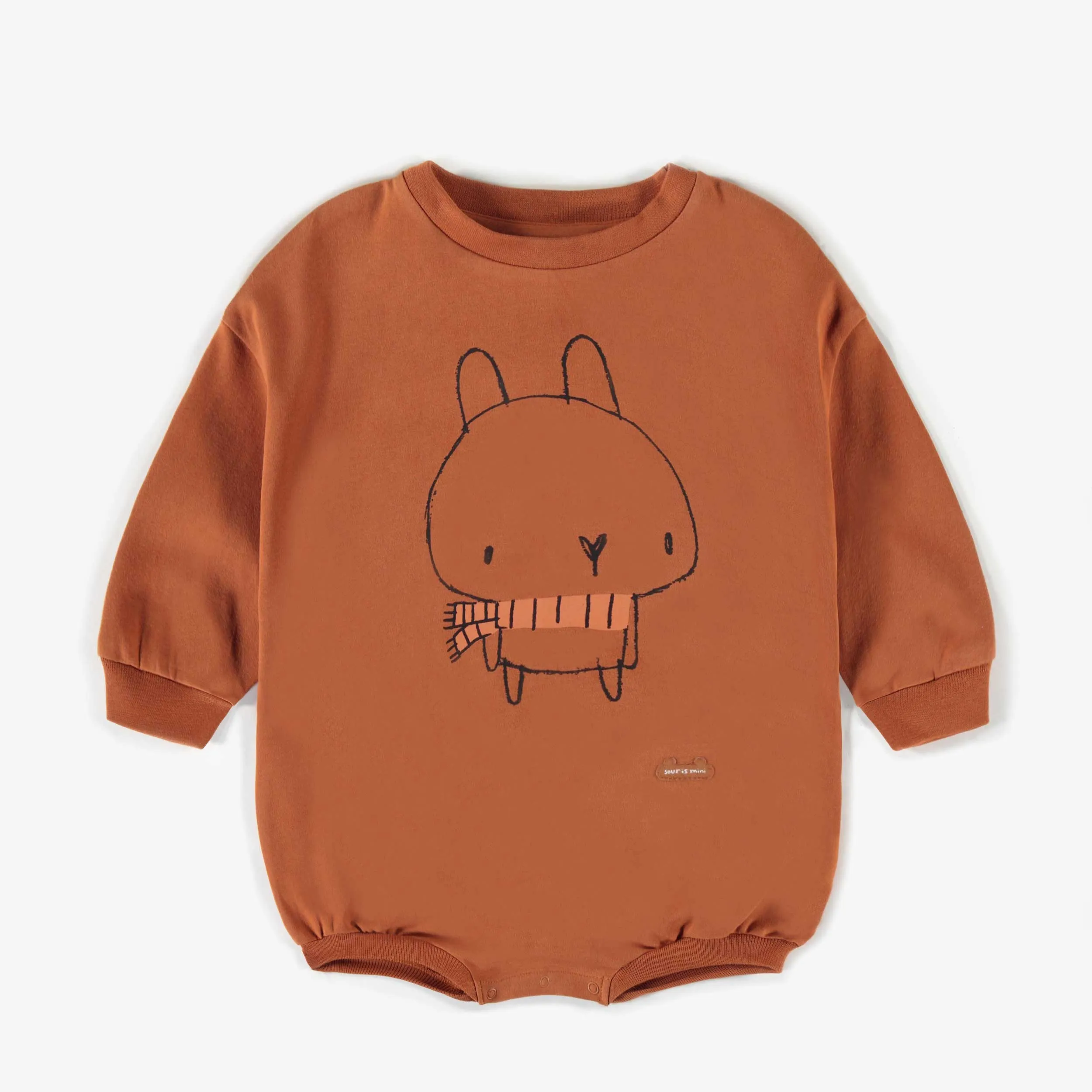 Une-pièce caramel ample en coton biologique, naissance || Puffy caramel one-piece in organic cotton, newborn