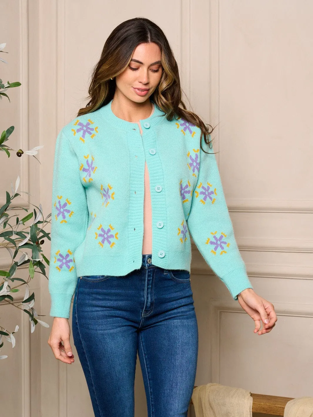 WOMEN'S LONG SLEEVE BUTTON CLOSURE FLORAL SWEATER