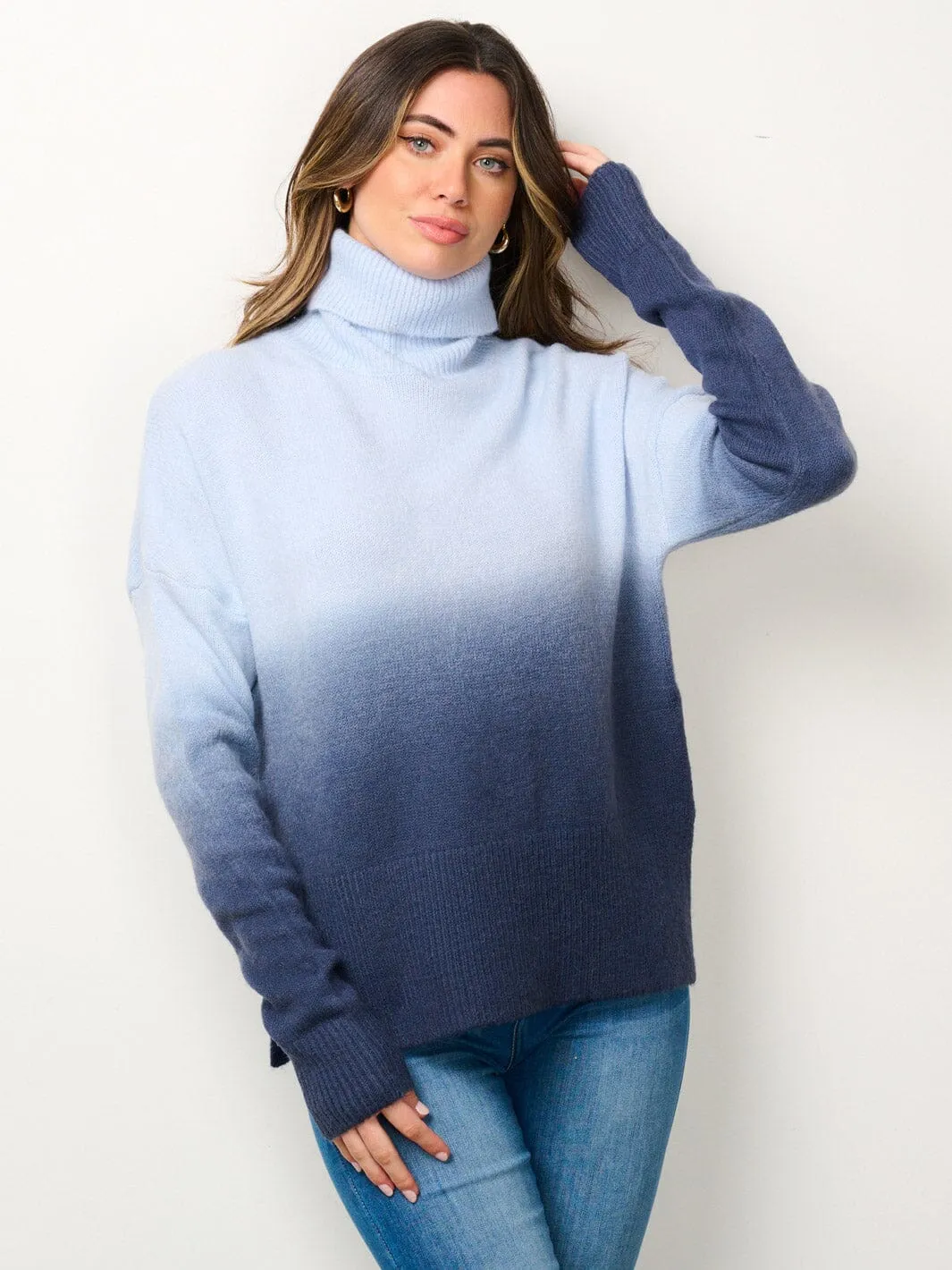 WOMEN'S LONG SLEEVE TURTLE NECK COLORBLOCK SWEATER