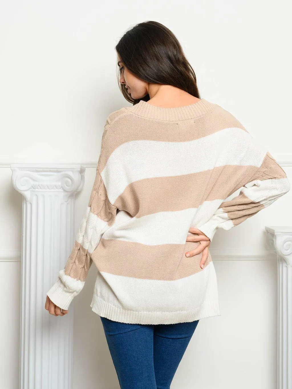 WOMEN'S LONG SLEEVE V-NECK CABLE KNIT COLORBLOCK SWEATER