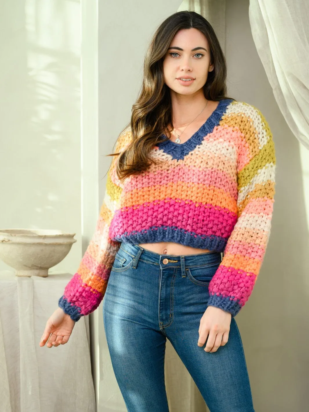 WOMEN'S LONG SLEEVE V-NECK COLORBLOCK SWEATER